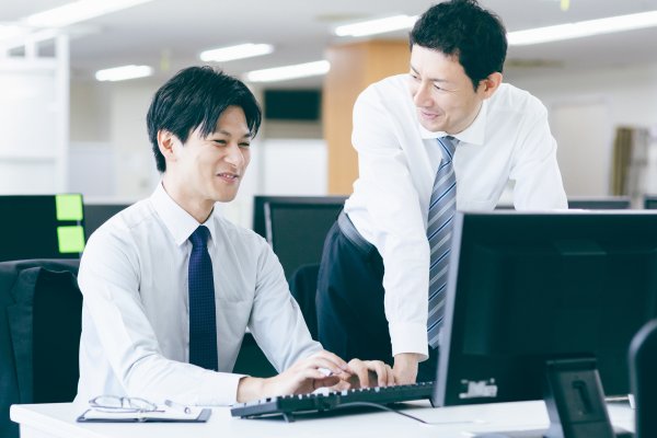 下や後輩のやる気を削がずに、正しく現実を見つめて改善や高みを目指せるフィードバックの基本研修とは