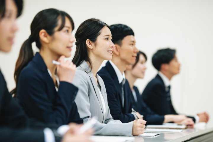 社会人に求められる「8つの基本行動」とは？
